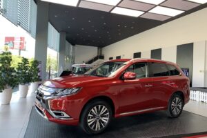 MITSUBISHI OUTLANDER 2025