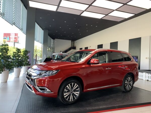 MITSUBISHI OUTLANDER 2025